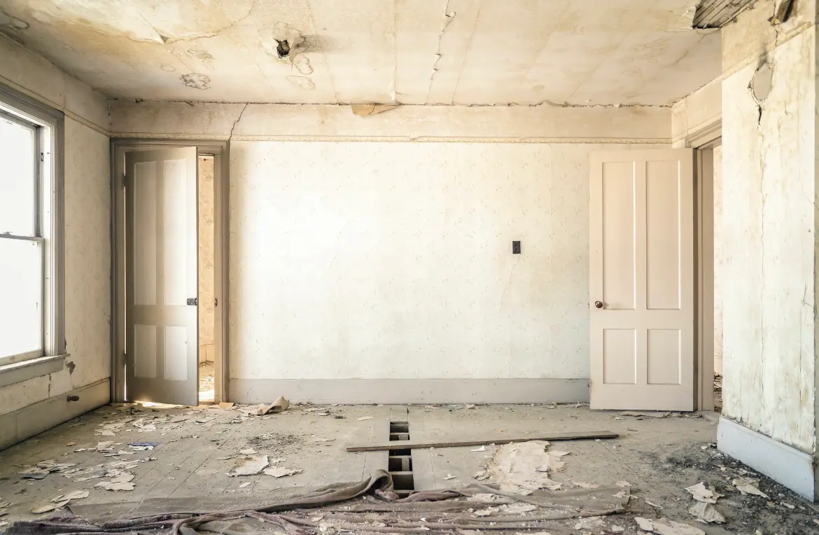 Waste disposal crew managing a cleanout project in Wiggins